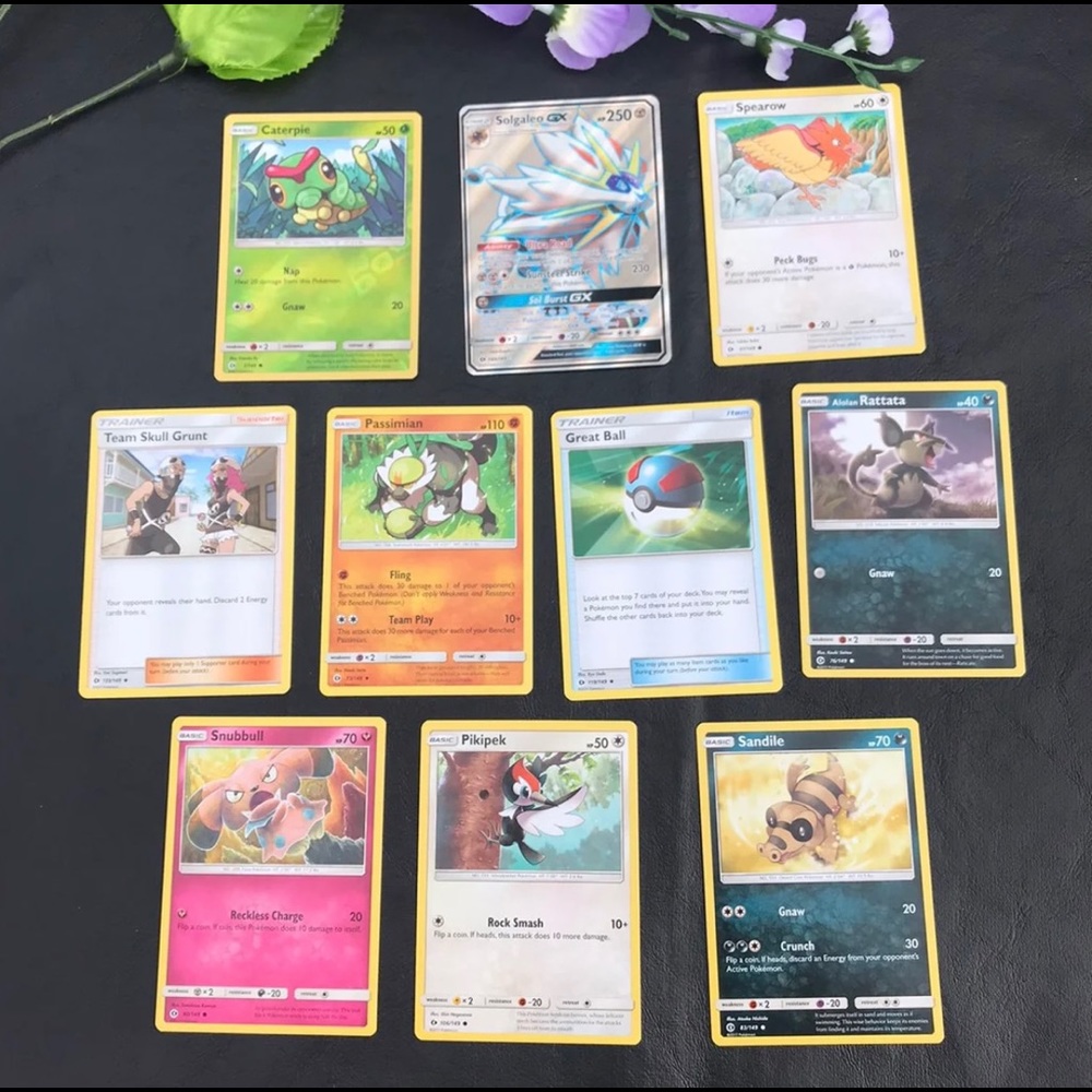 POKÉMON LOT OF 10  CARDS BASE SET,  1 Is Solgaleo GX New.